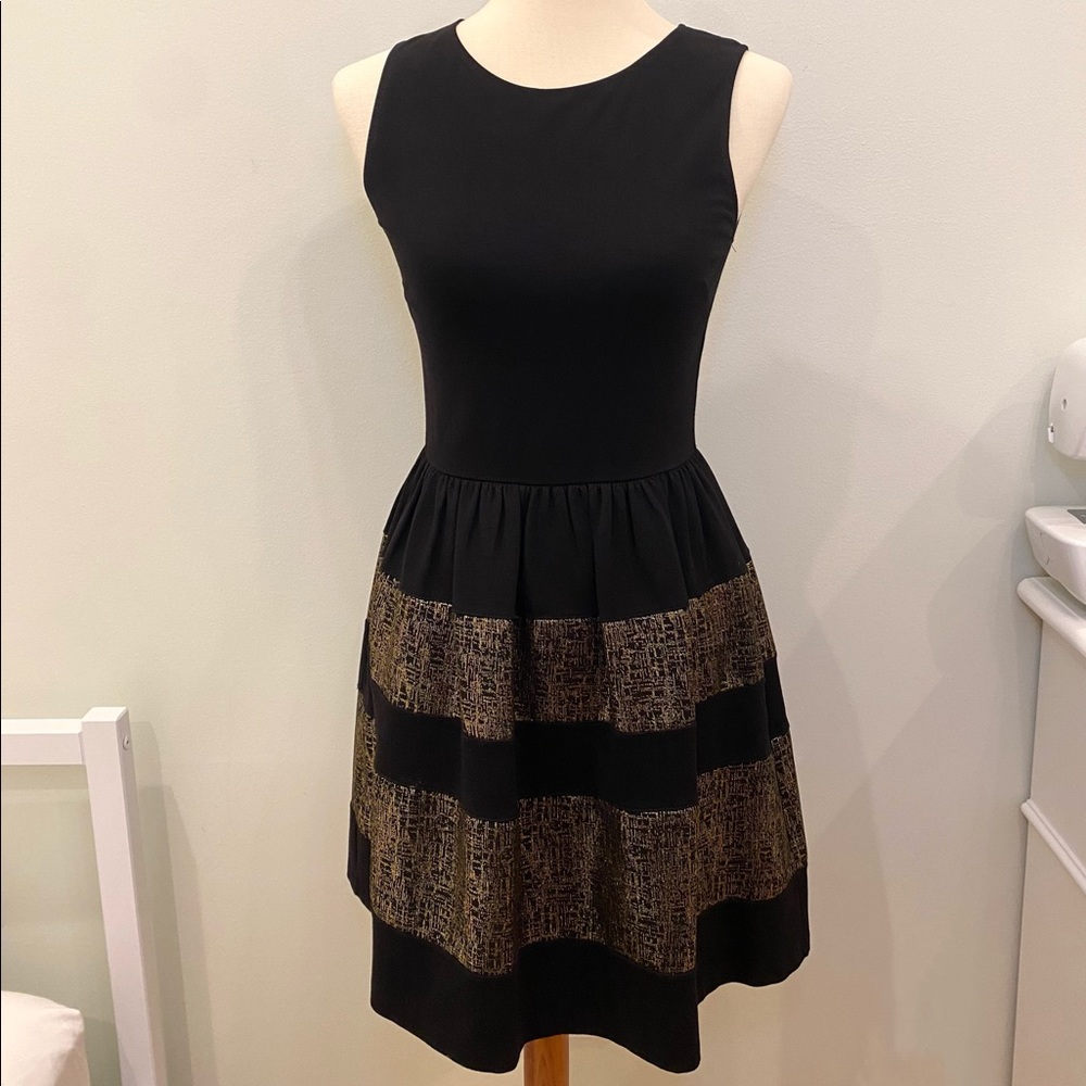 Black & Gold Juniors’ Dress